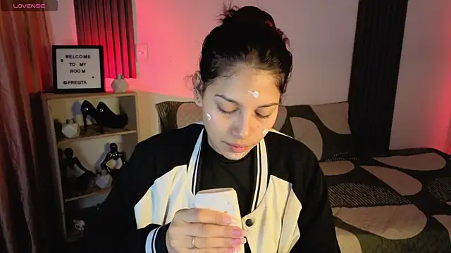 Snapshot of Fresita_Rosita chatting on September 10, 2025, 12:15 pm Fresita Rosita online show from September 10, 2025, 12:15 pm