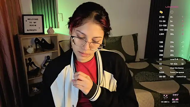Snapshot of Fresita_Rosita chatting on September 12, 2025, 12:27 pm Fresita Rosita online show from September 12, 2025, 12:27 pm
