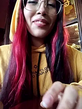 Snapshot of Fresita_Rosita chatting on February 28, 2025, 10:39 pm Fresita Rosita online show from February 28, 2025, 10:39 pm
