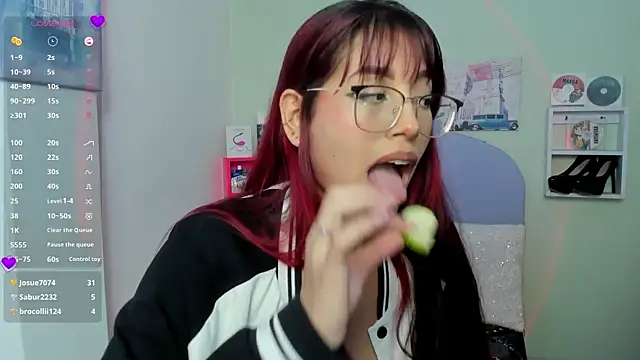 Snapshot of Fresita_Rosita chatting on March 7, 2025, 3:39 pm Fresita Rosita online show from March 7, 2025, 3:39 pm