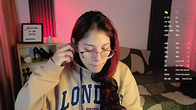 Snapshot of Fresita_Rosita chatting on September 17, 2025, 1:46 pm Fresita Rosita online show from September 17, 2025, 1:46 pm