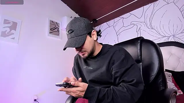 Snapshot of Samir_bear chatting on March 6, 2026, 12:44 pm Samir bear online show from March 6, 2026, 12:44 pm