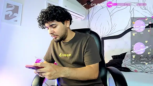 Snapshot of Samir_bear chatting on March 3, 2026, 12:45 pm Samir bear online show from March 3, 2026, 12:45 pm