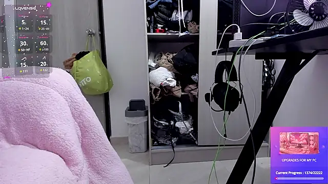 Snapshot of LilSasha chatting on February 24, 2026, 3:40 am LilSasha online show from February 24, 2026, 3:40 am