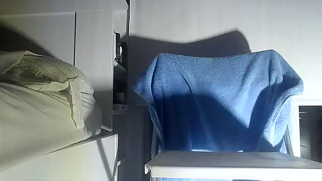 Snapshot of teek1234_1 chatting on October 8, 2025, 4:25 am teek1234 1 online show from October 8, 2025, 4:25 am