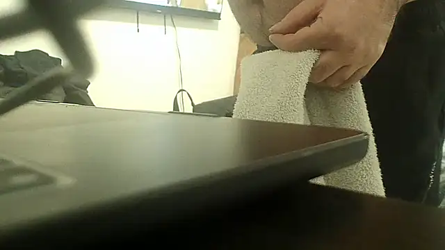 Snapshot of teek1234_1 chatting on October 18, 2025, 4:03 am teek1234 1 online show from October 18, 2025, 4:03 am