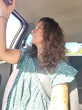 sansan2411 online show from September 18, 2025, 12:08 pm