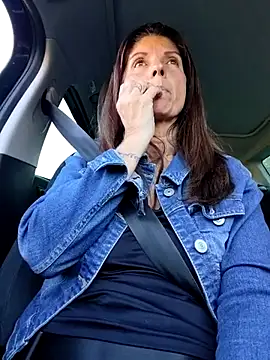 sansan2411 online show from October 18, 2025, 2:08 pm