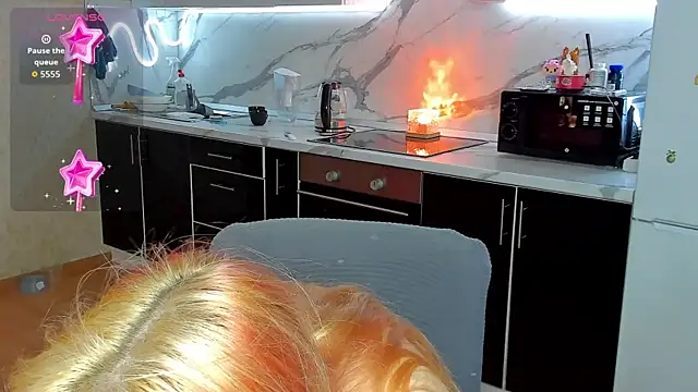 Snapshot of Sweet_white_chocolate chatting on November 27, 2025, 8:15 am Sweet white chocolate online show from November 27, 2025, 8:15 am