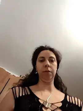 Snapshot of naughty69curls chatting on April 9, 2026, 7:53 pm naughty69curls online show from April 9, 2026, 7:53 pm