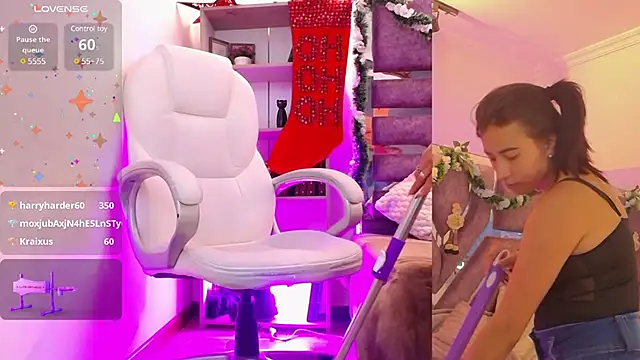 Snapshot of Camilaa1__ chatting on December 20, 2024, 11:54 am Camilaa1 online show from December 20, 2024, 11:54 am