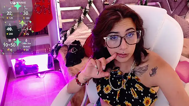 Snapshot of Camilaa1__ chatting on December 22, 2024, 3:44 am Camilaa1 online show from December 22, 2024, 3:44 am