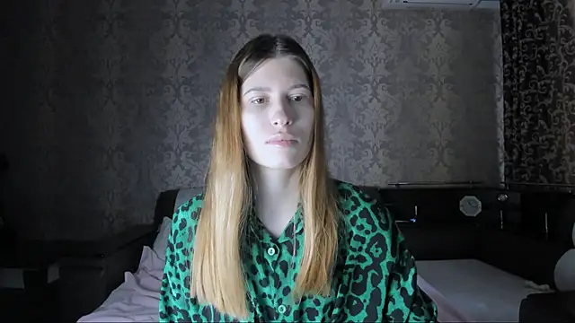 Snapshot of Agnes_Allenn chatting on October 8, 2025, 9:44 am Agnes Allenn online show from October 8, 2025, 9:44 am