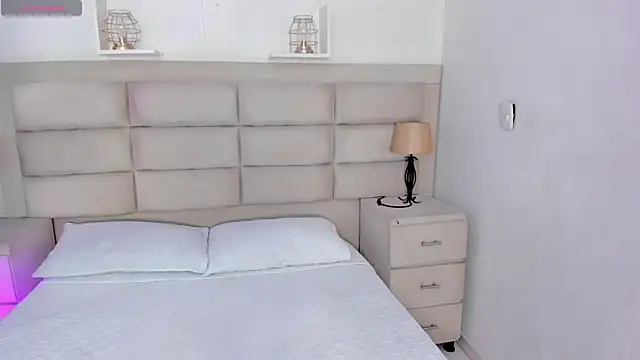 RoseCassie online show from October 11, 2025, 1:45 pm