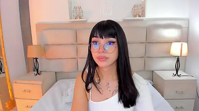 Snapshot of RoseCassie chatting on March 6, 2025, 3:45 pm RoseCassie online show from March 6, 2025, 3:45 pm