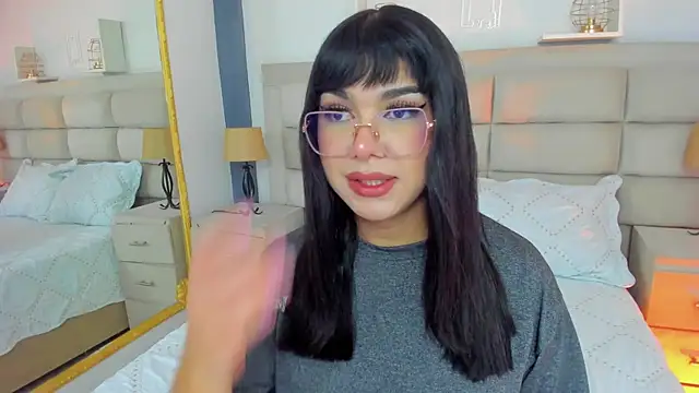 Snapshot of RoseCassie chatting on March 21, 2025, 1:01 pm RoseCassie online show from March 21, 2025, 1:01 pm