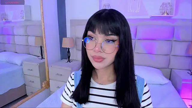 Snapshot of RoseCassie chatting on March 7, 2025, 1:18 pm RoseCassie online show from March 7, 2025, 1:18 pm