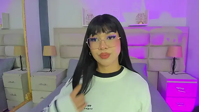 Snapshot of RoseCassie chatting on March 18, 2025, 12:39 pm RoseCassie online show from March 18, 2025, 12:39 pm