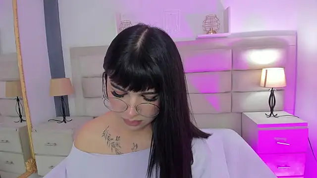 Snapshot of RoseCassie chatting on February 21, 2025, 4:37 pm RoseCassie online show from February 21, 2025, 4:37 pm