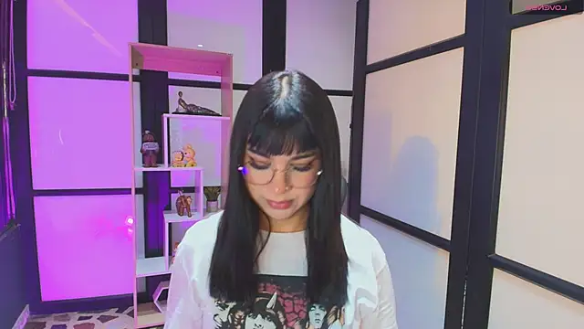 Snapshot of RoseCassie chatting on February 20, 2025, 1:19 pm RoseCassie online show from February 20, 2025, 1:19 pm