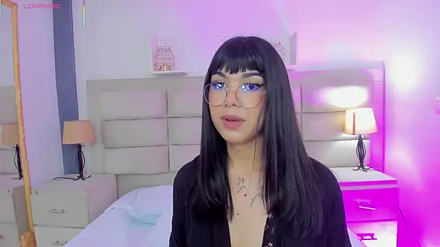 Snapshot of RoseCassie chatting on February 24, 2025, 7:09 pm RoseCassie online show from February 24, 2025, 7:09 pm
