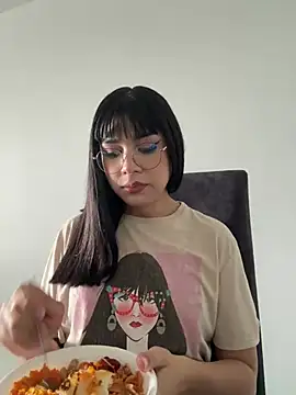 Snapshot of RoseCassie chatting on March 9, 2025, 8:10 pm RoseCassie online show from March 9, 2025, 8:10 pm