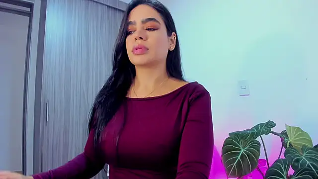 Snapshot of Sara_Leblanc chatting on January 15, 2026, 1:36 pm Sara Leblanc online show from January 15, 2026, 1:36 pm