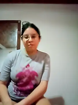 valentina568 online show from November 30, 2025, 10:54 pm