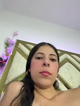 Snapshot of evaFiore chatting on February 10, 2026, 10:09 pm evaFiore online show from February 10, 2026, 10:09 pm