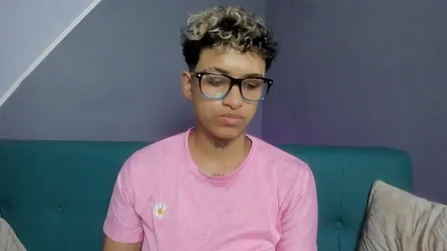 Snapshot of Dominick_jones chatting on March 20, 2025, 7:14 pm Dominick jones online show from March 20, 2025, 7:14 pm