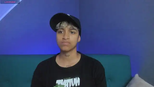 Snapshot of Dominick_jones chatting on March 4, 2025, 9:22 pm Dominick jones online show from March 4, 2025, 9:22 pm