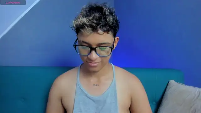 Snapshot of Dominick_jones chatting on March 17, 2025, 6:21 pm Dominick jones online show from March 17, 2025, 6:21 pm