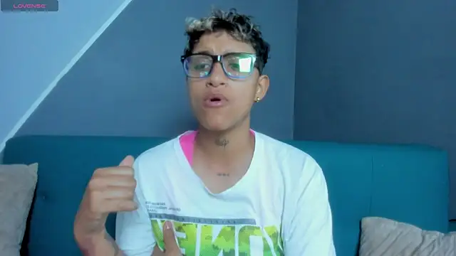 Snapshot of Dominick_jones chatting on March 14, 2025, 6:39 pm Dominick jones online show from March 14, 2025, 6:39 pm