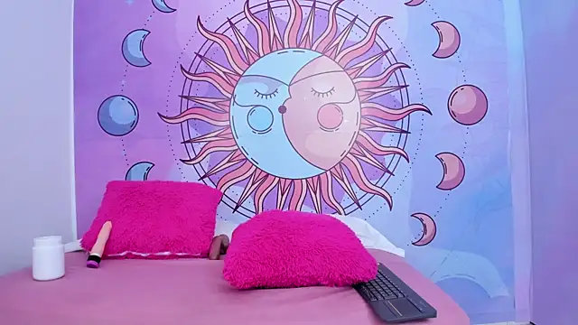 Mariana 16  online show from November 6, 2025, 7:29 pm