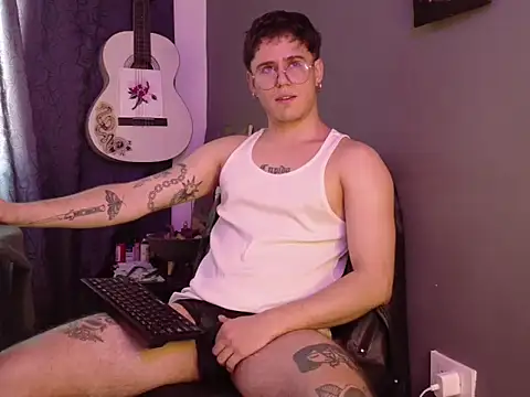 Snapshot of Antonello_Vannucci chatting on March 17, 2026, 4:54 pm Antonello Vannucci online show from March 17, 2026, 4:54 pm