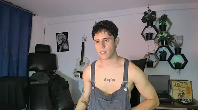 Snapshot of Antonello_Vannucci chatting on February 24, 2025, 11:41 pm Antonello Vannucci online show from February 24, 2025, 11:41 pm