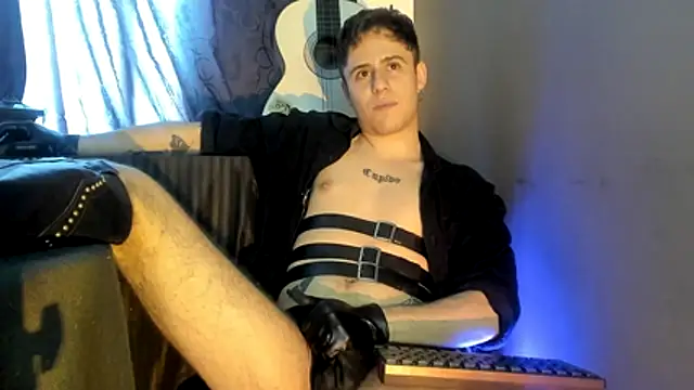 Snapshot of Antonello_Vannucci chatting on November 11, 2025, 5:52 pm Antonello Vannucci online show from November 11, 2025, 5:52 pm