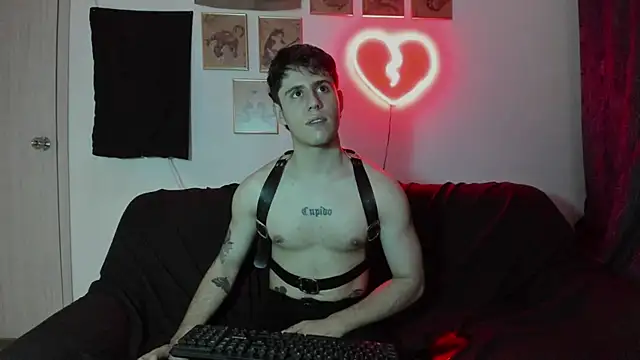 Snapshot of Antonello_Vannucci chatting on January 3, 2025, 9:05 pm Antonello Vannucci online show from January 3, 2025, 9:05 pm