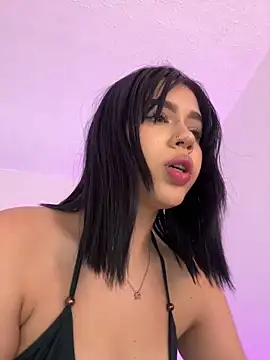 Lily Woodz online show from May 12, 2026, 7:20 pm
