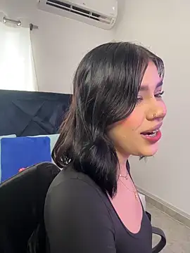 Snapshot of Lily_Woodz chatting on February 15, 2026, 2:38 pm Lily Woodz online show from February 15, 2026, 2:38 pm