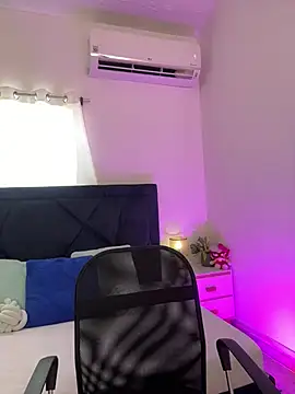 Snapshot of Lily_Woodz chatting on April 12, 2026, 2:42 pm Lily Woodz online show from April 12, 2026, 2:42 pm