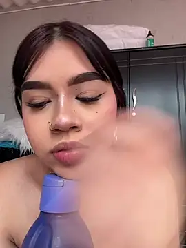 Snapshot of Lily_Woodz chatting on April 7, 2026, 7:04 pm Lily Woodz online show from April 7, 2026, 7:04 pm