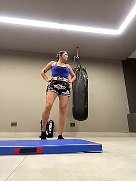 Snapshot of AlejandritaMilano chatting on February 1, 2026, 12:09 am AlejandritaMilano online show from February 1, 2026, 12:09 am