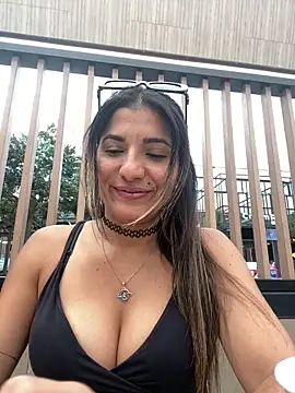 Snapshot of AlejandritaMilano chatting on February 24, 2026, 8:53 pm AlejandritaMilano online show from February 24, 2026, 8:53 pm