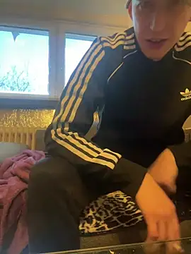 Snapshot of milabandolero chatting on December 31, 2024, 9:10 am milabandolero online show from December 31, 2024, 9:10 am