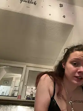 Snapshot of milabandolero chatting on December 21, 2024, 10:30 pm milabandolero online show from December 21, 2024, 10:30 pm