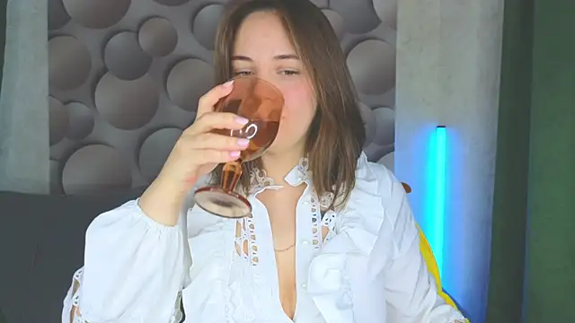 Cute smile sharon online show from February 26, 2025, 2:08 am