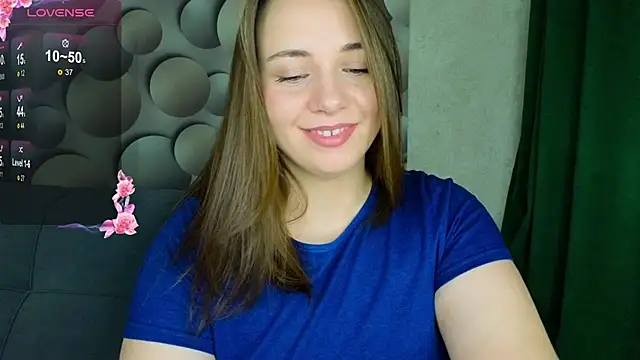 Cute smile sharon online show from October 26, 2025, 4:57 am