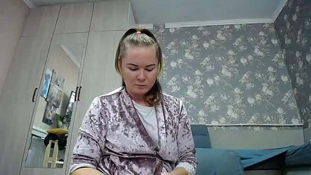 Snapshot of _Miss_Vanilla_ chatting on September 22, 2025, 6:08 am Miss Vanilla online show from September 22, 2025, 6:08 am