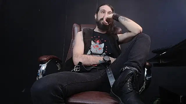 Snapshot of AxelColton chatting on February 13, 2025, 12:32 pm AxelColton online show from February 13, 2025, 12:32 pm